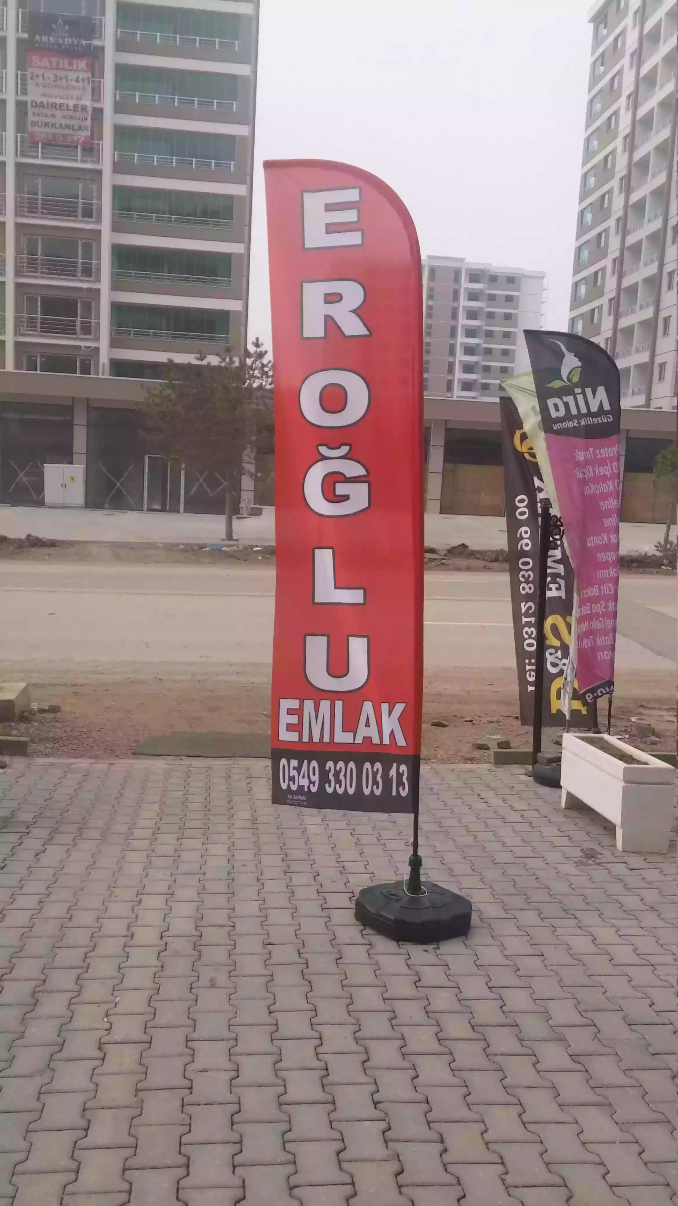 Emlakçı Yelken Bayrağı-2